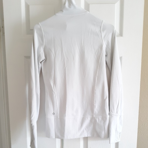 SOLD----- Lululemon in stride jacket size 4 - Picture 4 of 7